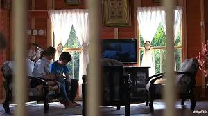 Mengisahkan ain farhana (hana) yang sanggup mempertahankan rumah tangga dibina dengan azlan selama 16 tahun demi dua anak mereka iaitu hakimi dan haida. Bahagia Bukan Bidaan Episod 5