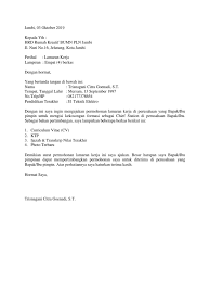 Contoh surat lamaran kerja yang baik dan benar selalu menjadi solusi kamu yang ingin melamar pekerjaan disuatu perusahaan atau instansi pemerintah. Surat Lamaran Kerja