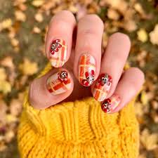 Get ready for thanksgiving with these adorable nail art designs! 15 Thanksgiving Nail Art And Manicure Ideas Popsugar Beauty