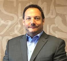 Robert Sias's Instagram, Twitter & Facebook