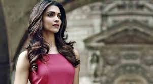 Deepika Padukone Talks About Battling Depression Most Of Happy New Year Was Shot Through This Phase Entertainment News The Indian Express Why deepika padukone is suffering from depression and taking medication;