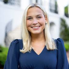 This week I graduated from The University of Alabama with my Public  Relations degree and Spanish minor. While I am sad to see this chapter go,  I am even more excited to