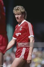 Frank Mcavennie Playing For St Mirren During Their Scottish Premier St Mirren Frank Mcavennie Football Shirts