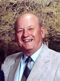 Elliott Gill's Instagram, Twitter & Facebook