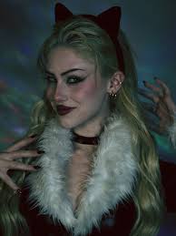 Vixen-Anna Valiant (Quick) 🐉 (@valiantf0x) • Threads, Say more