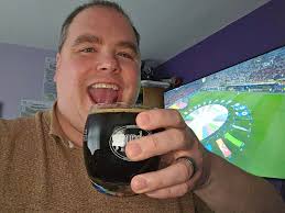 Thick, syrupy beer with chocolate and port flavors