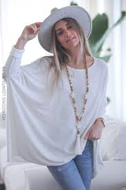 Elles ne sont pas des souris au sens rongeurs ; Pull Large Ecru Manches Chauve Souris Horizons Lointains