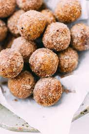 No Bake Breakfast Cookie Bites With Wholesome Ingredients Rich In Fiber Protein And Vegan Cinnamon Oats Breakfast Bake Vegan Snacks Healthy Snacks Recipes