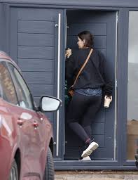 Jacqueline jossa and her husband dan osborne have finally moved into their £1.2 million essex home after weeks of renovations. Jacqueline Jossa With Dan Osbourne Spotted At Their New Home In Essex 05 Gotceleb