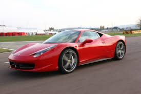 Bollo più superbollo per una ferrari 458 italia è circa sui 7000€ annui. Quanto Costa Mantenere Una Ferrari In Italia Motorsport Maranello Store