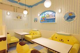 のんびり屋で、好きな言葉は「おでかけ」、嫌いな言葉は「おるすばん」。 くつ集めが趣味。 飼い主のお父さんの革ぐつ、お母さんのサンダルなど、片っぽずつ、こっそり隠している。 ミルクと、ふにゃふにゃしたものと、ママが作ったプリンが好き。 特技は、お昼寝とプリン体操。 å¤§ç››æ³ ãƒãƒ ãƒãƒ ãƒ—ãƒªãƒ³ æ¨ªæµœã§ã‚«ãƒ•ã‚§ã‚ªãƒ¼ãƒ—ãƒ³ çµŒæ¸ˆ ã‚«ãƒŠãƒ­ã‚³ By ç¥žå¥ˆå·æ–°èž