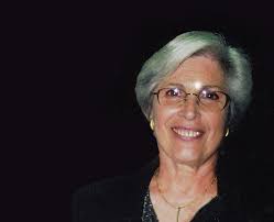 Adélia Maria Woellner lança o livro A Montanha dos Encantos na Biblioteca