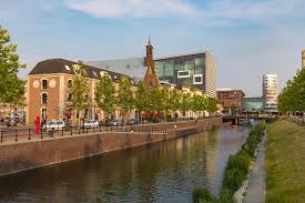 Dat kan grootschalig regionaal publieksonderzoek zijn, maar ook kleinschalig lokaal en kwalitatief onderzoek. Bunk Hotel Utrecht Utrecht Updated 2021 Prices