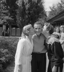 33k likes · 326 talking about this. Daan Buijze Wikipedia