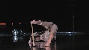 Male nude on stage - ThisVid.com