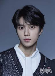 12.10.2020 · シャオジュン（xiaojun） ヘンドリー（hendery） ヤンヤン（yangyang） wayvとは？ 「wayv（威神v）」（読み方：ウェイシェンブイ）とは、2019年1月17日にデビューした7人組の男性アイドルグループです。2016年に発足したnctの派生グループであり、中国に拠点を置く新しいグループとして誕生しました. New Sm Rookies Yang Yang Xiaojun Hendery German Kpop Amino Amino