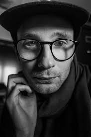 This Legendary Warren Beatty Conspiracy Thriller Just Snuck onto Paramount+