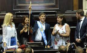 Tras vencer en las pasadas elecciones generales del 27 de octubre en argentina, axel kicillof asumió este miércoles como el nuevo gobernador de la provincia de buenos aires, y entre sus primeras. Axel Kicillof Juro Como Gobernador Bonaerense Radio Mitre