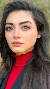 Estella Mckinney's Instagram, Twitter & Facebook