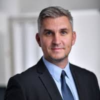 Robert Roos's Instagram, Twitter & Facebook