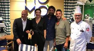 Nonostante ciò la moglie di luca zingaretti ha spiegato di non tollerare gli abusi: Sorrento Relax A Marina Piccola Per Luca Zingaretti E Luisa Ranieri Il Mattino It