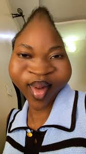 Aunty Dewu Dewu na real C0ntent creator 🤣😂, she gave Destiny Etikor 500k  e reach her mama turn she turn nam to Upper iweka head bridge where beggârs  do stay. Now her