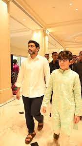 డాడీ😘😘ఆస్ట్రేలియా పర్యటన ముగించుకుని ఈరోజు హైదరాబాద్ చేరుకుని నారా రోహిత్ ఫ్రీ వెడ్డింగ్ ఫంక్షన్ కి హాజరైన మంత్రి నారా లోకేష్ గారితో ...