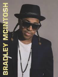 On this day in 2001, @sclub unleashed “Don't Stop Movin” out into the  world. We won't get into all of the accolades because I discuss them at  length in our season three