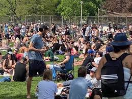 Thousands gathered in trinity bellwoods park on saturday, sparking a wave of anger online. Chris Selley The Trinity Bellwoods Jamboree Laid Bare Our Governments Total Pandemic Planning Failure National Post