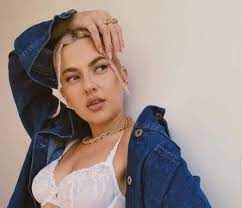 Lidia buble feat amira le am spus si fetelor official video.mp3. Ucxeukv2 9q Vm