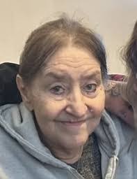 Linda Tomaselli's Instagram, Twitter & Facebook