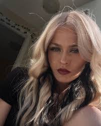 Paige Simpson's Instagram, Twitter & Facebook