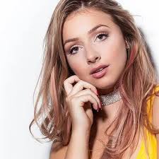 You know that i can't show you me, give you me, the weaknesses that i hide you can never see i'm. Emma Heesters Bio Age Net Worth Height In Relation Nationality Body Measurement Career