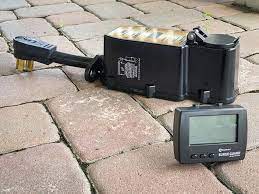 The southwire surge guard 34930 and 34950 will instantly react if there is a voltage spike (surge) condition and cut off power to your rig. Southwire Surge Guard 50a Model 34951 Pro Tool Reviews