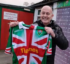 Fulham fc chairman shahid khan is believe to be the owner of kismet. Hellenic League Kevin Stott Refuses To Quite As Chairman At Windsor Fc Royal Borough Observer