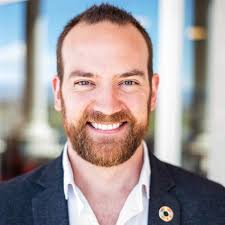 Independent Nick Thomas taking