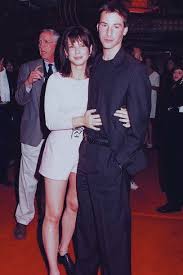 Weitere ideen zu keanu reeves, gefährliche brandung. Femme Fatales On Twitter Young Keanu Reeves And Sandra Bullock Together On The Red Carpet