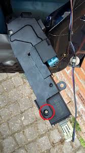If you own one of these, you should check that the door locks regularly. Freelander 1 Tailgate Won T Open Landyzone Land Rover Forum