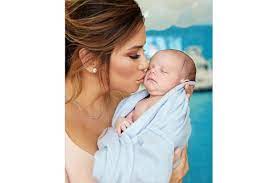 Skhumba talks about katlego maboe getting caught. Eva Longoria Is Enjoying Motherhood And Her Baby Boy Has Seriously Taken After His Gorgeous Mom Parent