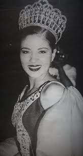 Patricia Basurto Vega, quien es apasionada de la charrería, fue reina de la  feria de San Juan del Río en el año 2000.