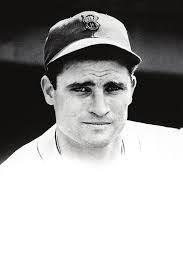 Elana Webb's Instagram, Twitter & Facebook