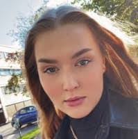 Melissa Valli's Instagram, Twitter & Facebook