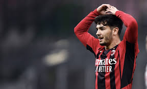 Un gradimento che nasce per prima della sua nota amicizia con lautaro martinez ai tempi del racing. Il Milan Ha Promesso La Maglia Numero 10 A Brahim Diaz