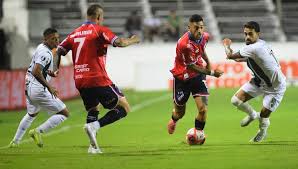 Nacional vs. Racing: Dónde Ver, Hora y Formaciones del Partido Clave - Imagen principal del artículo
