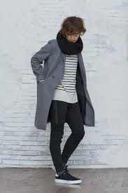 ストール未体験の方も多いと思うのですが 是非騙されたと思って鏡の前で試しみてください できれば 片辺が180cm以上の大判ストール を巻いてみてください zaraのレディースなどを探すと2000円程度で買えます レディースフロアで物色するのはちょっと恥ずか 春