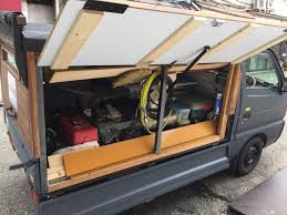 軽トラックををレインブーツネイビーで全塗装 刷毛 ハケ ローラーで車をdiyで全塗装しよう ミニトラック 軽トラック バンでのキャンプ