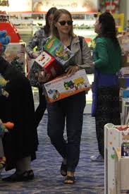 Demille award sunday night, the notoriously private actress very publicly thanked. Jodie Foster Christmas Shopping For Her Children At Toms Toys 18 Gotceleb