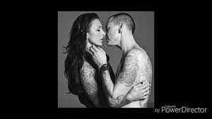 Chester bennington's widow talinda commemorates fourth anniversary of his death with funny photo and instagram tribute. Black And White Days Of Chester Bennington Committed Suicid Linkin Park In The End Youtube