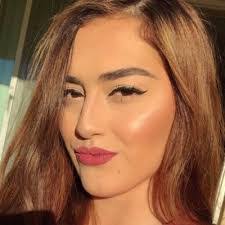 Rebecca Riddle's Instagram, Twitter & Facebook