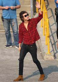 Both blue and black would complement the red flannel like the colors have been made for each other. The Best Flannels For Men 2020